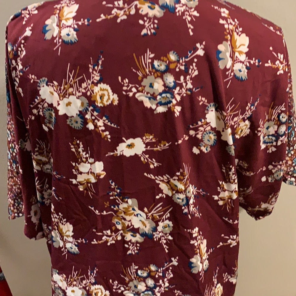 Beautiful brand New Open Robe - Picture 5 of 5